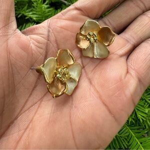 Flower Pierced Earrings Small Size